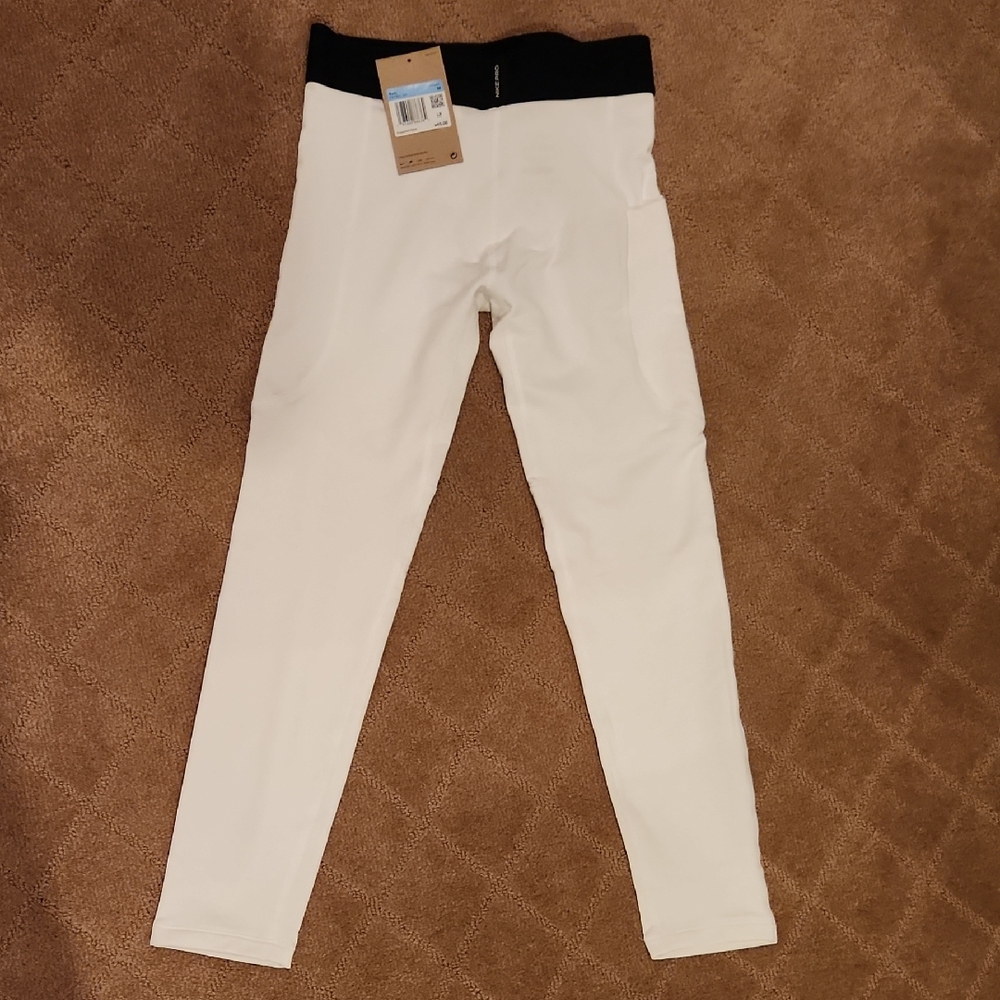🌟2/$20🌟Nike Kids Leggings in White and Black Size M - Picture 3 of 13
